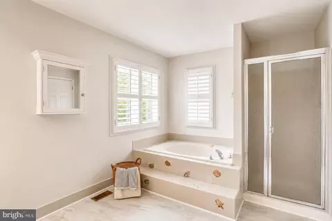 Bath - 101 E Thomas Ct, Kennett Square, PA 19348 photo 4 of 6