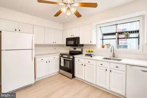 Kitchen - 101 E Thomas Ct, Kennett Square, PA 19348 photo 3 of 4
