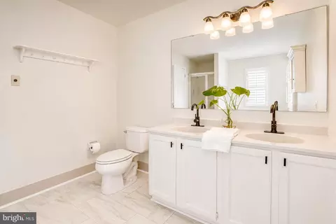 Bath - 101 E Thomas Ct, Kennett Square, PA 19348 photo 3 of 6