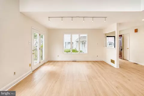 Living - 101 E Thomas Ct, Kennett Square, PA 19348 photo 3 of 3