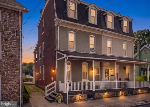 118 Marshall St, Phoenixville, PA 19460