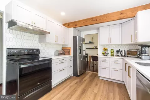 Kitchen - 329 Biddle Dr, Exton, PA 19341 photo 2 of 5