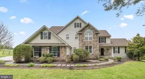 592 W Creek Rd, West Chester, PA 19382