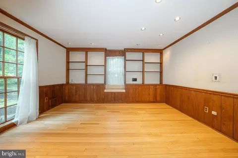 Living - 577 Tory Hill Rd, Devon, PA 19333 photo 7 of 10