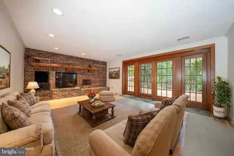 Living - 577 Tory Hill Rd, Devon, PA 19333 photo 9 of 10