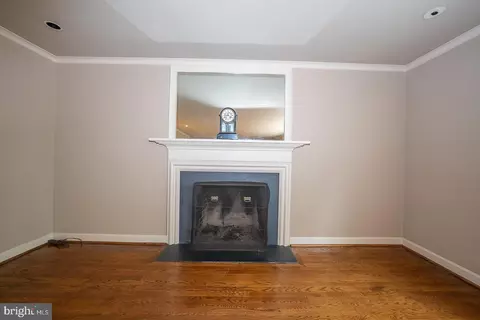 Living - 577 Tory Hill Rd, Devon, PA 19333 photo 4 of 10