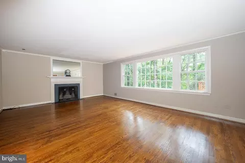 Living - 577 Tory Hill Rd, Devon, PA 19333 photo 2 of 10