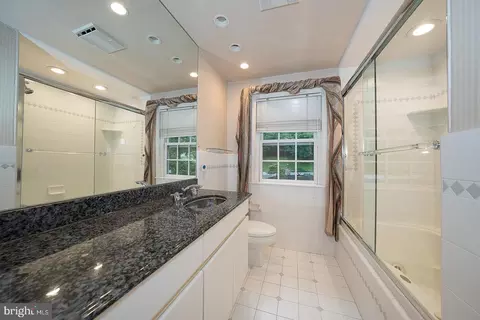 Bath - 577 Tory Hill Rd, Devon, PA 19333 photo 3 of 5