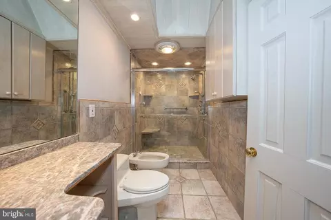 Bath - 577 Tory Hill Rd, Devon, PA 19333 photo 2 of 5