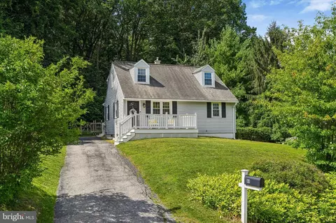 68 Fahnestock Rd, Malvern, PA 19355