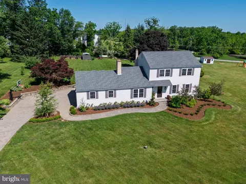 7 Carriage Dr, Downingtown, PA 19335