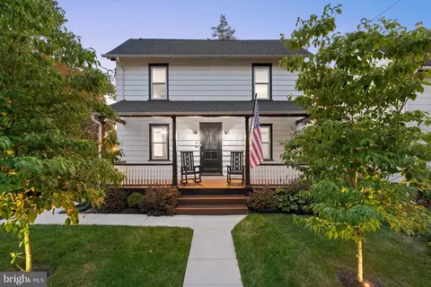 14 Broad St, West Chester, PA 19382