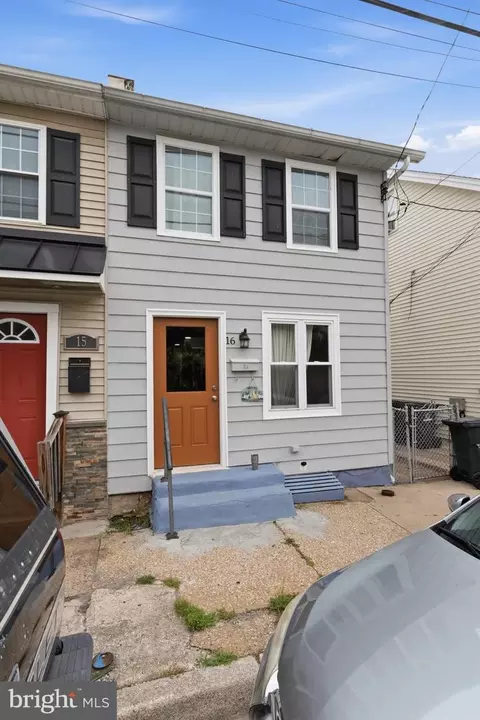 16 Morgan St, Phoenixville, PA 19460