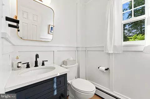 Bath - 417 Heatherwood Ln, Devon, PA 19333 photo 1 of 6