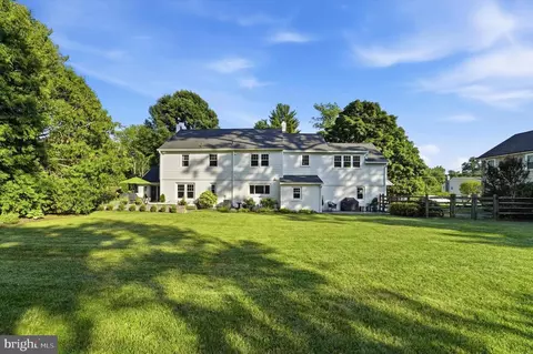 Exterior - 417 Heatherwood Ln, Devon, PA 19333 photo 9 of 10