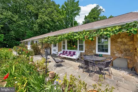1015 Chester Springs Rd, Phoenixville, PA 19460
