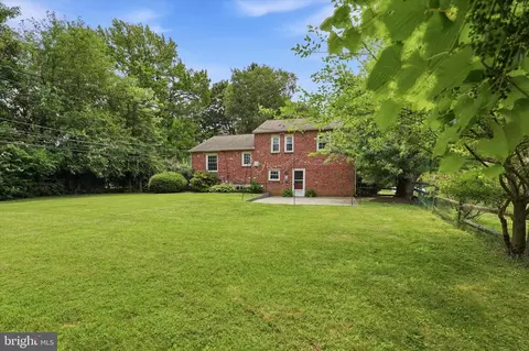 Exterior - 303 Landsende Rd, Devon, PA 19333 photo 5 of 6