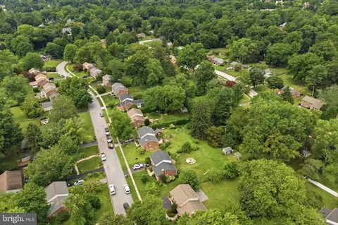 View/Area - 303 Landsende Rd, Devon, PA 19333 photo 2 of 2