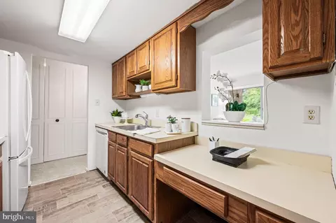 Kitchen - 180 Drummers Ln, Wayne, PA 19087 photo 1 of 2