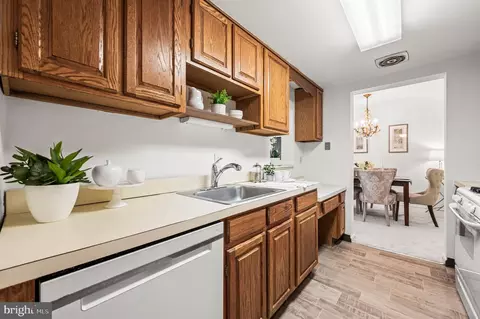 Kitchen - 180 Drummers Ln, Wayne, PA 19087 photo 2 of 2