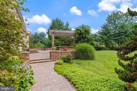 Exterior - 154 Forest Dr, Kennett Square, PA 19348 photo 4 of 6