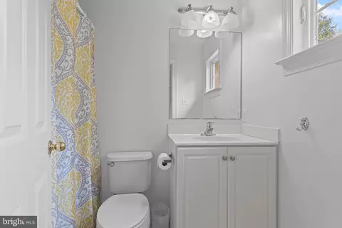 Bath - 154 Forest Dr, Kennett Square, PA 19348 photo 2 of 2