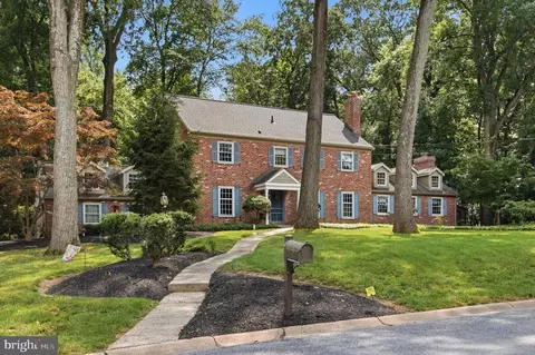 13 Stonehenge Ln, Malvern, PA 19355