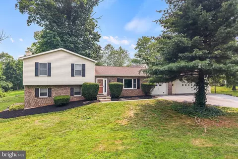 2604 Pheasant Run Ln, Spring City, PA 19475