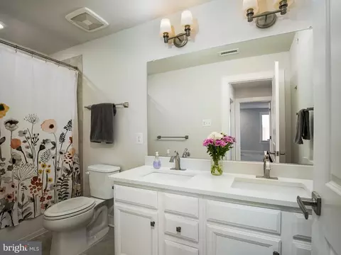 Bath - 164 Rehoboth Rd, Wayne, PA 19087 photo 2 of 3