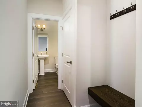 Entry Way - 164 Rehoboth Rd, Wayne, PA 19087 photo 4 of 7