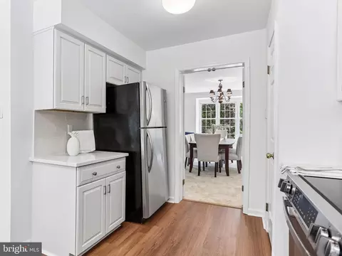 Entry Way - 103 Brighton Cir, Devon, PA 19333 photo 2 of 5