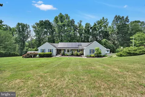 127 Freedom Valley Cir, Coatesville, PA 19320