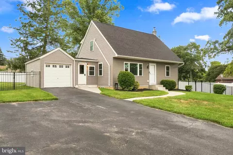 207 Seal Ln, West Chester, PA 19380