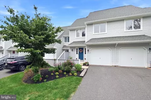Exterior - 82 E Thomas Ct #82, Kennett Square, PA 19348 photo 4 of 6