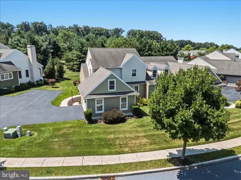 13 Parkside Dr, Elverson, PA 19520