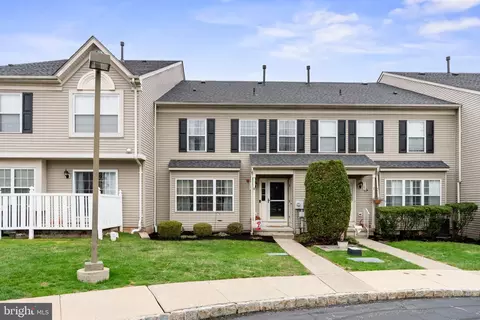 1102 Cherry Wood Ct #1102, Phoenixville, PA 19460