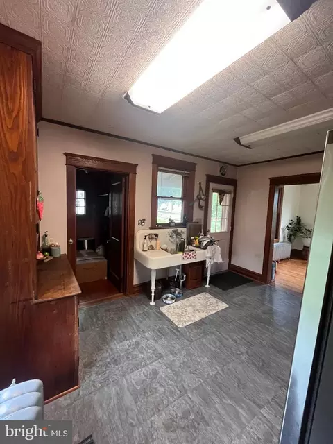 Entry Way - 621 3rd Ave, Atglen, PA 19310 photo 1 of 4