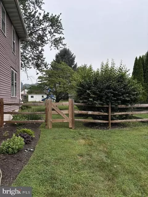 Exterior - 621 3rd Ave, Atglen, PA 19310 photo 1 of 3