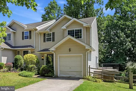 52 Pinckney Dr, Coatesville, PA 19320