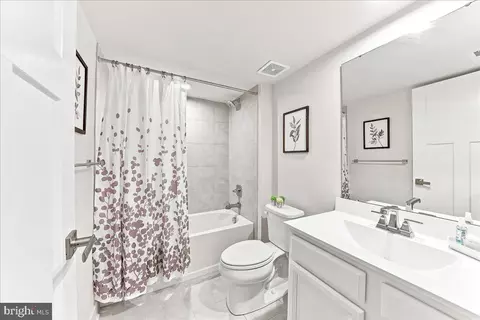 Bath - 1200 Benjamin Dr, Kennett Square, PA 19348 photo 3 of 3