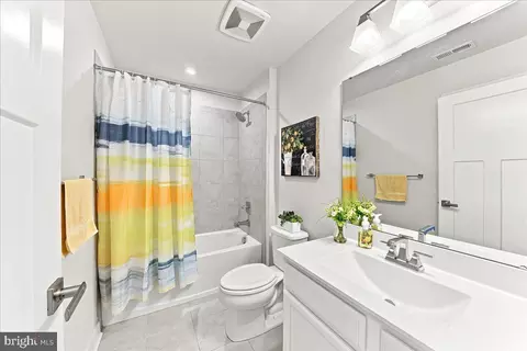Bath - 1200 Benjamin Dr, Kennett Square, PA 19348 photo 2 of 3