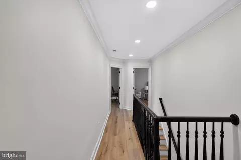 Entry Way - 39 Crestline Rd, Wayne, PA 19087 photo 4 of 5