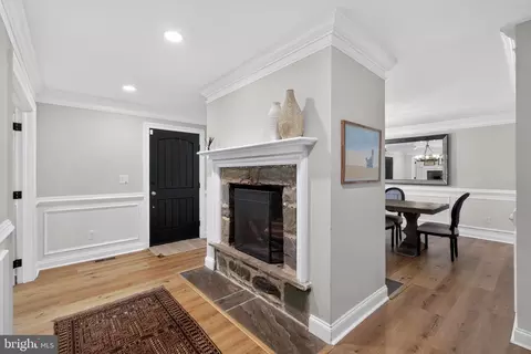 Entry Way - 39 Crestline Rd, Wayne, PA 19087 photo 2 of 5