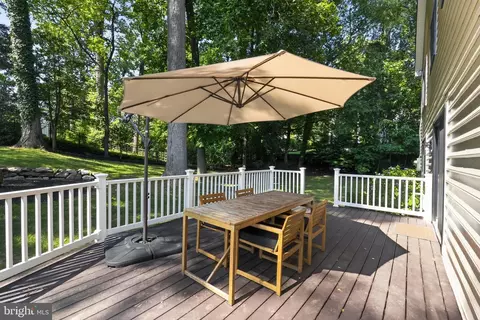 Exterior - 39 Crestline Rd, Wayne, PA 19087 photo 5 of 7