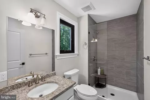 Bath - 39 Crestline Rd, Wayne, PA 19087 photo 3 of 3