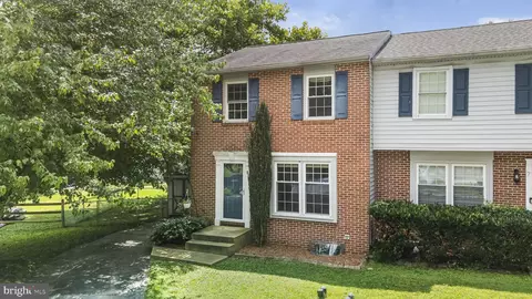 8 Harvest Dr, Thorndale, PA 19372