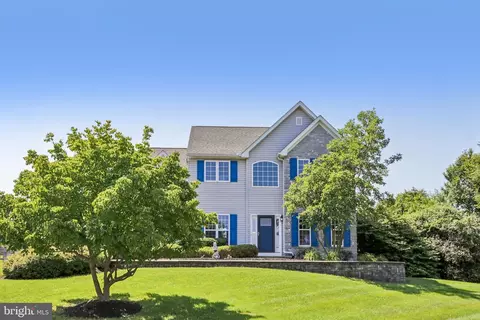 45 Flintlock Cir, West Grove, PA 19390