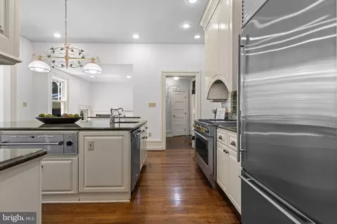 Kitchen - 312 S Waterloo Rd, Devon, PA 19333 photo 5 of 8
