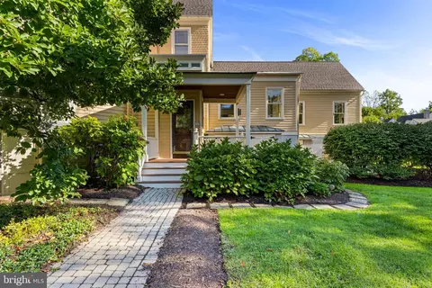 Exterior - 312 S Waterloo Rd, Devon, PA 19333 photo 5 of 17
