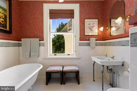 Bath - 312 S Waterloo Rd, Devon, PA 19333 photo 3 of 7